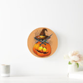 Niedliche Hexenkatze und KürbisHalloween-Freunde Runde Wanduhr (Zuhause)