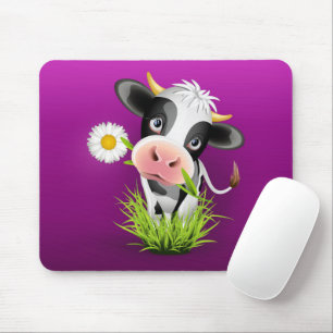 Niedliche Holsteinkuh im Gras über lila Mousepad