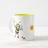 Niedliche Honigbiene mit Herz und Monogramm Zweifarbige Tasse (Vorderseite Links)