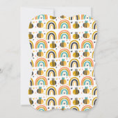 Niedliche Hummel und Regenbogen Muster Babydusche Einladung (Rückseite)