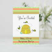 Niedliche Hummeln Überraschung Party Einladung (Stehend Vorderseite)