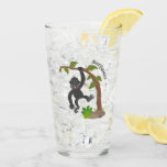 Niedliche Illustration des Baby Gorilla Cartoon Glas<br><div class="desc">Dieser niedliche Gorilla-Jungster hängt von einem Baumzweig. Gezeichnet im niedlichen Cartoon-Illustrationsstil.</div>