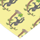 Niedliche Illustration des Baby Gorilla Cartoon Kurzer Tischläufer (Ecke)