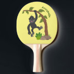 Niedliche Illustration des Baby Gorilla Cartoon Tischtennis Schläger<br><div class="desc">Dieser niedliche Gorilla-Jungster hängt von einem Baumzweig. Gezeichnet im niedlichen Cartoon-Illustrationsstil.</div>