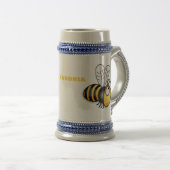 Niedliche Illustration des beglückten Cartoon Bierglas (VorderseiteRechts)