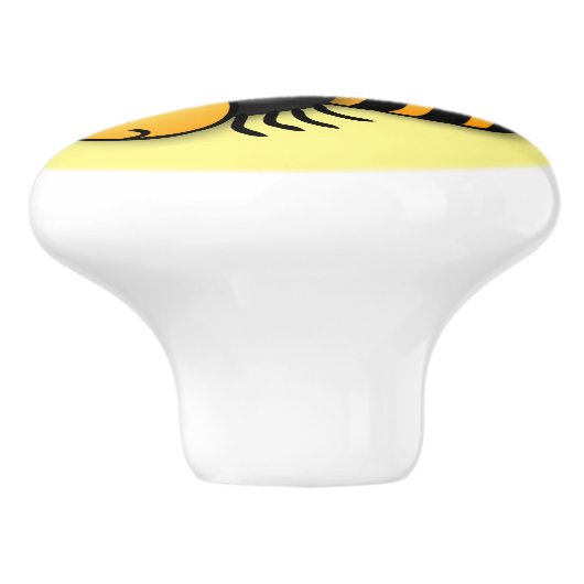 Niedliche Illustration des beglückten Cartoon Keramikknauf (Seitenansicht)