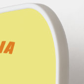 Niedliche Illustration des beglückten Cartoon Pickleball Schläger (Linke Seite)