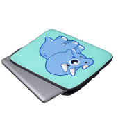 Niedliche Illustration eines Triceratops Dinosauri Laptopschutzhülle (Vorne Knopf)