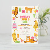 Niedliche illustrierte Wildtiere zum ersten Geburt Einladung (Stehend Vorderseite)