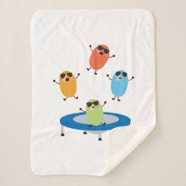 Niedliche Jumping Candy Boans mit Sonnenbrille Sherpadecke