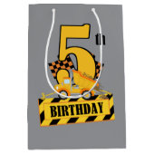 Niedliche Jungenkonstruktion Geburtstag 5. Geburts Mittlere Geschenktüte (Vorderseite)