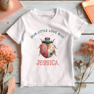 Niedliche Käferwasserfarbe mit Namen Baby T-shirt