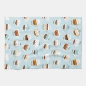Niedliche Kaffeetassen auf hellblau Geschirrtuch (Horizontal)