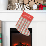Niedliche Kalligrafie Script Red Green Kariert Pat Kleiner Weihnachtsstrumpf<br><div class="desc">Dieses Design bietet ein niedliches,  stylisches Kalligraphie-Skript Weihnachten Strumpf mit einem rot und grün karierten Muster,  ein rustikales Bauernland whimsical,  minimalistisch minimalistisch klassisch klassisch,  eine elegante Vintage rustikale Stil,  altmodische zeitlose Urlaubsgestaltung,  Winterurlaub Wohngestaltung,  einen maßgeschneiderten personalisierten Namen,  Weihnachtsfeiertag individuelle Idee,  ein kreatives Weihnachtsgeschenk vereinfachend Design</div>