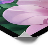 Niedliche Kätzchen in einem Blume-Korb Poster (Ecke)