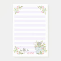 Niedliche Kätzchen in einem Eimer