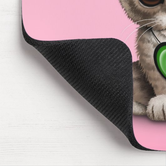 Niedliche Kätzchen-Katze mit dem italienischen Mousepad (Ecke)