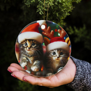 Niedliche Kätzchen mit dem Weihnachtsmann und Rent Keramik Ornament