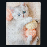 Niedliche Kätzchen mit Wollkatzen Natur Puzzle<br><div class="desc">Dieses herrliche Tierjigsaw-Puzzle beinhaltet ein niedliches Kätzchen,  das mit Wollkugeln #kitten #kitten #cat #feline #pet #animal #nature #niedlich #jigsaw #puzzle #jigsawpuzzle #gifts #gift #giftsforher #fun #stockingstopers #games #games</div>