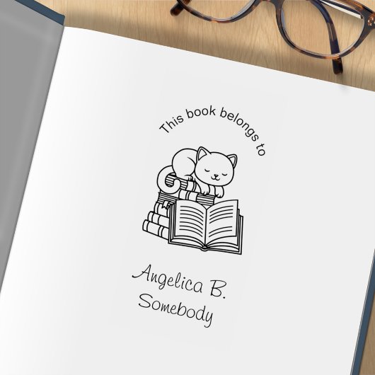 Niedliche Katze auf Bücherstapel - Buchzeichen Gummistempel