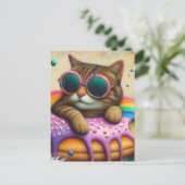 Niedliche Katze auf einer schwimmenden Doughnut Postkarte (Stehend Vorderseite)