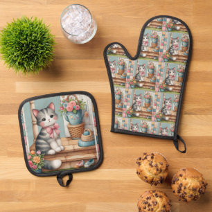 Niedliche Katze auf Veranda mit Blume & Patchwork Ofenhandschuh & Topflappen-Set