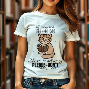 Niedliche Katze, die ein Buch mit Lärm hält Tri-Blend Shirt