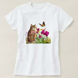 Niedliche Katze im Blumengarten mit Schmetterling T-Shirt