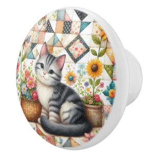Niedliche Katze im Blumengeflecht Keramikknauf