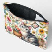 Niedliche Katze im Blumengeflecht Zubehörtasche (Offen)