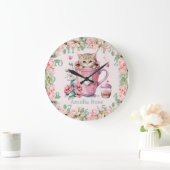 Niedliche Katze im Cup Rosa Rose Blume Große Wanduhr (Zuhause)