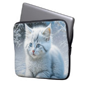 Niedliche Katze im Schnee Laptopschutzhülle (Vorderseite Links)