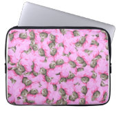 Niedliche Katze in einem rosa Caps-Muster zufällig Laptopschutzhülle (Vorderseite)