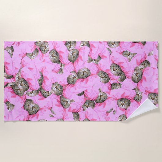 Niedliche Katze in einem rosa Caps-Muster zufällig Strandtuch (Vorderseite)