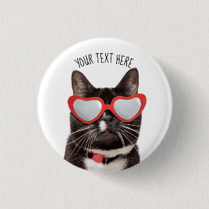 Niedliche Katze in Herzbrille Button