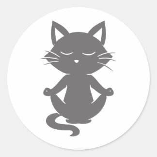 Niedliche Katze in Meditation - Hintergrundfarbe a Runder Aufkleber