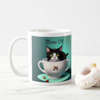 niedliche Katze in niedlicher Tasse nicht niedlich