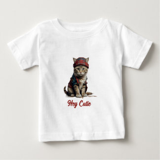 niedliche Katze in schottischer Verkleidung Baby T-shirt