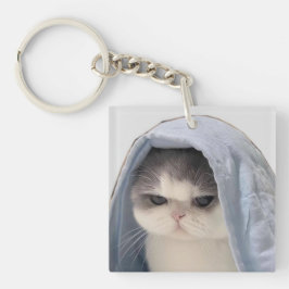 Niedliche Katze mit Blanket Schlüsselanhänger