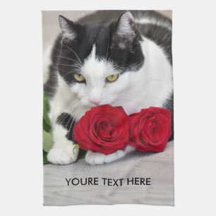 Niedliche Katze mit der roten Rose Geschirrtuch