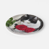 Niedliche Katze mit der Roten Rose Pappteller (Schrägansicht)