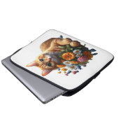 Niedliche Katze mit einem Bouquet an Blume Laptopschutzhülle (Vorne Knopf)