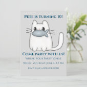 Niedliche Katze mit Preisfisch Geburtstag Einladung (Stehend Vorderseite)