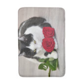 Niedliche Katze mit rote Rose Badematte (Vorderseite Vertikal)