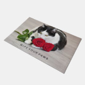 Niedliche Katze mit rote Rose Fußmatte (Schrägansicht)