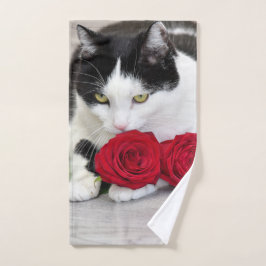 Niedliche Katze mit rote Rose Handtuch