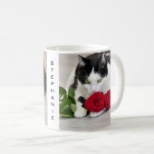 Niedliche Katze mit rote Rose Kaffeetasse (VorderseiteRechts)