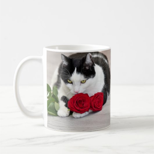 Niedliche Katze mit rote Rose Kaffeetasse (Links)