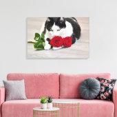 Niedliche Katze mit rote Rose Leinwanddruck (Insitu (Wohnzimmer))