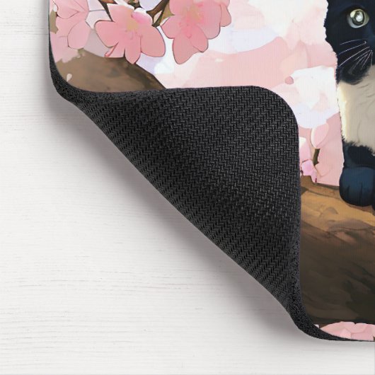 Niedliche Katzen auf einem Kirschblütenbaum Mousepad (Ecke)